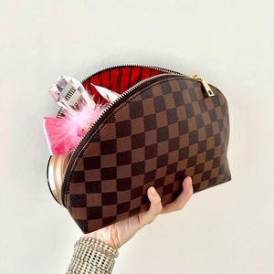 2 Makeup Bags ( Brown and Cream)